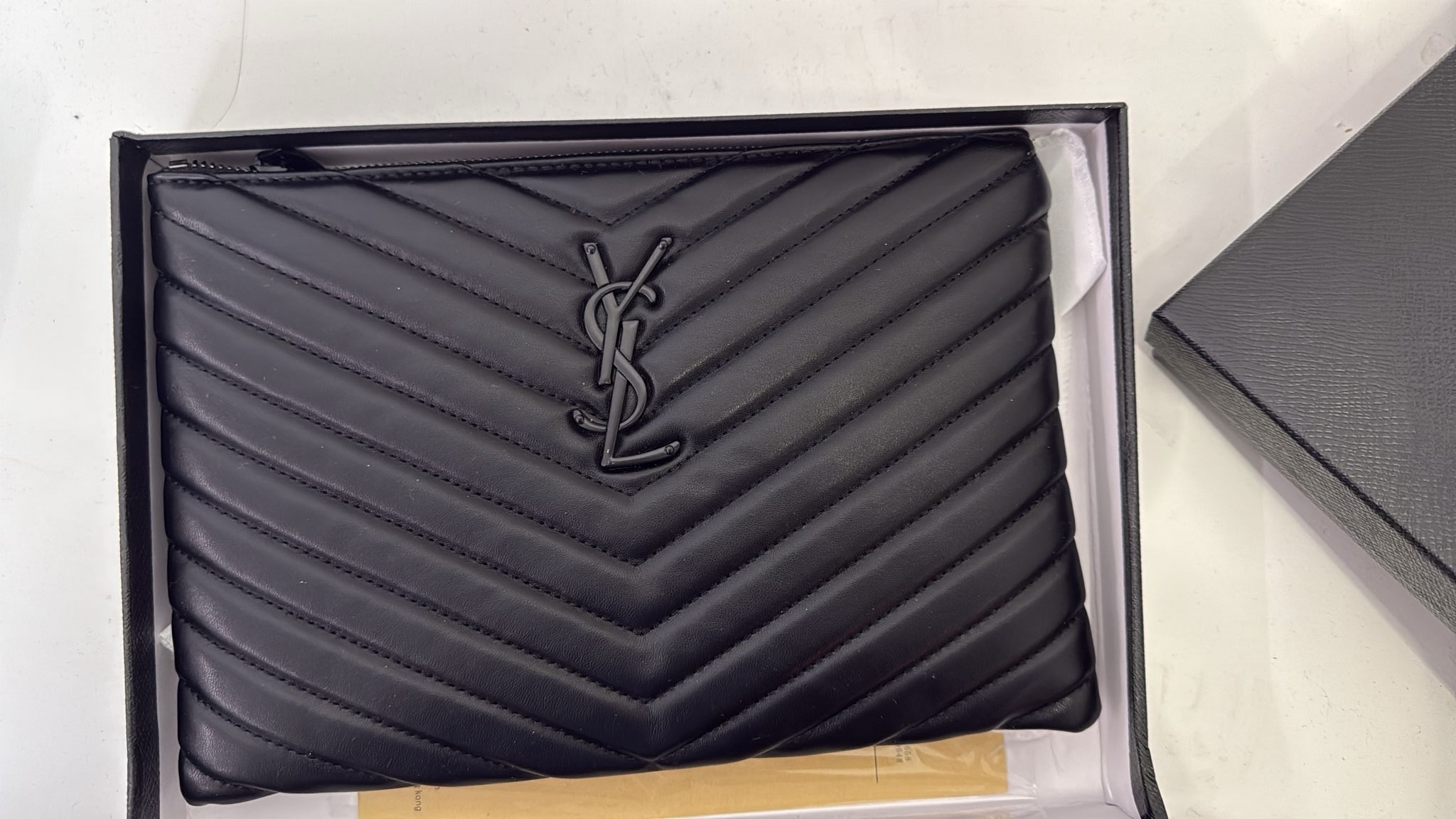9bdb27df-75e9-4a64-bd53-dceba3b32b18 קלאץ ysl – תמונה 1