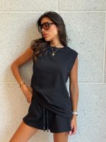 ⁦חליפת שורט גופיה רחבה⁩ – תמונה ⁦4⁩