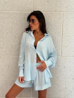 ⁦חליפת שורט מכופתרת⁩ – תמונה ⁦2⁩