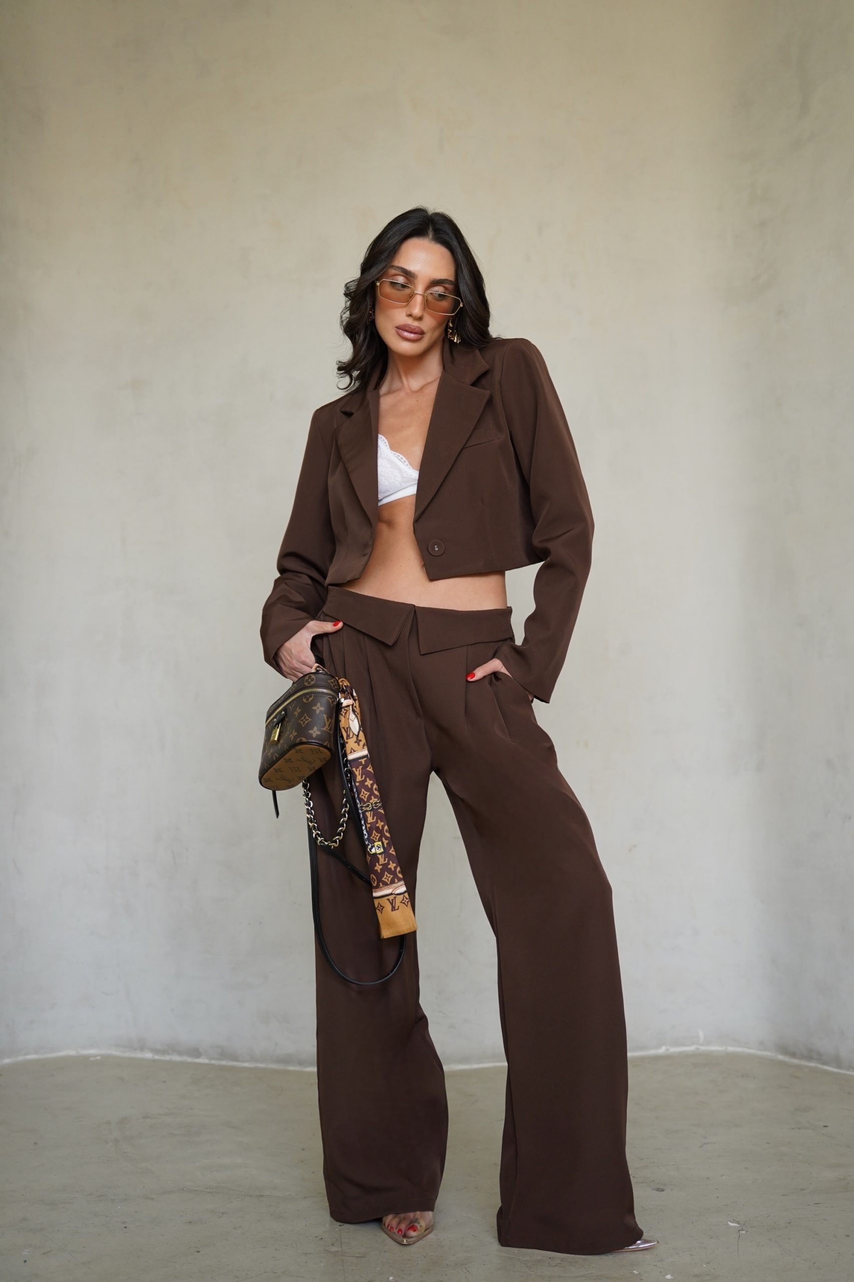 img_9250 חליפת קרופ מכנס קיפול – תמונה 1