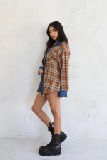 ⁦חולצת משבצות שילוב ג׳ינס⁩ – תמונה ⁦7⁩