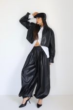 ⁦חליפת עור⁩ – תמונה ⁦2⁩