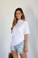 ⁦חולצת כיווץ אסימטרית⁩ – תמונה ⁦2⁩