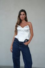 ⁦מחוך עצמות קשירות בגב⁩ – תמונה ⁦6⁩